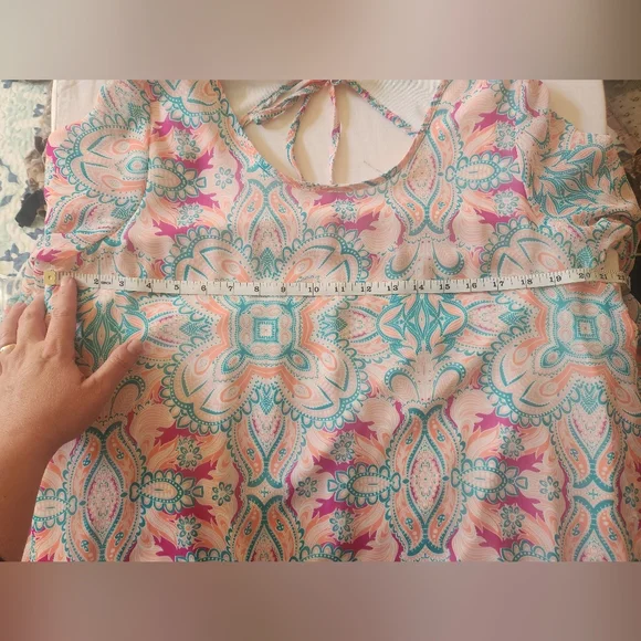 Peach Love California Flowy, lightweight dress with bell sleeves - Picture 4 of 7